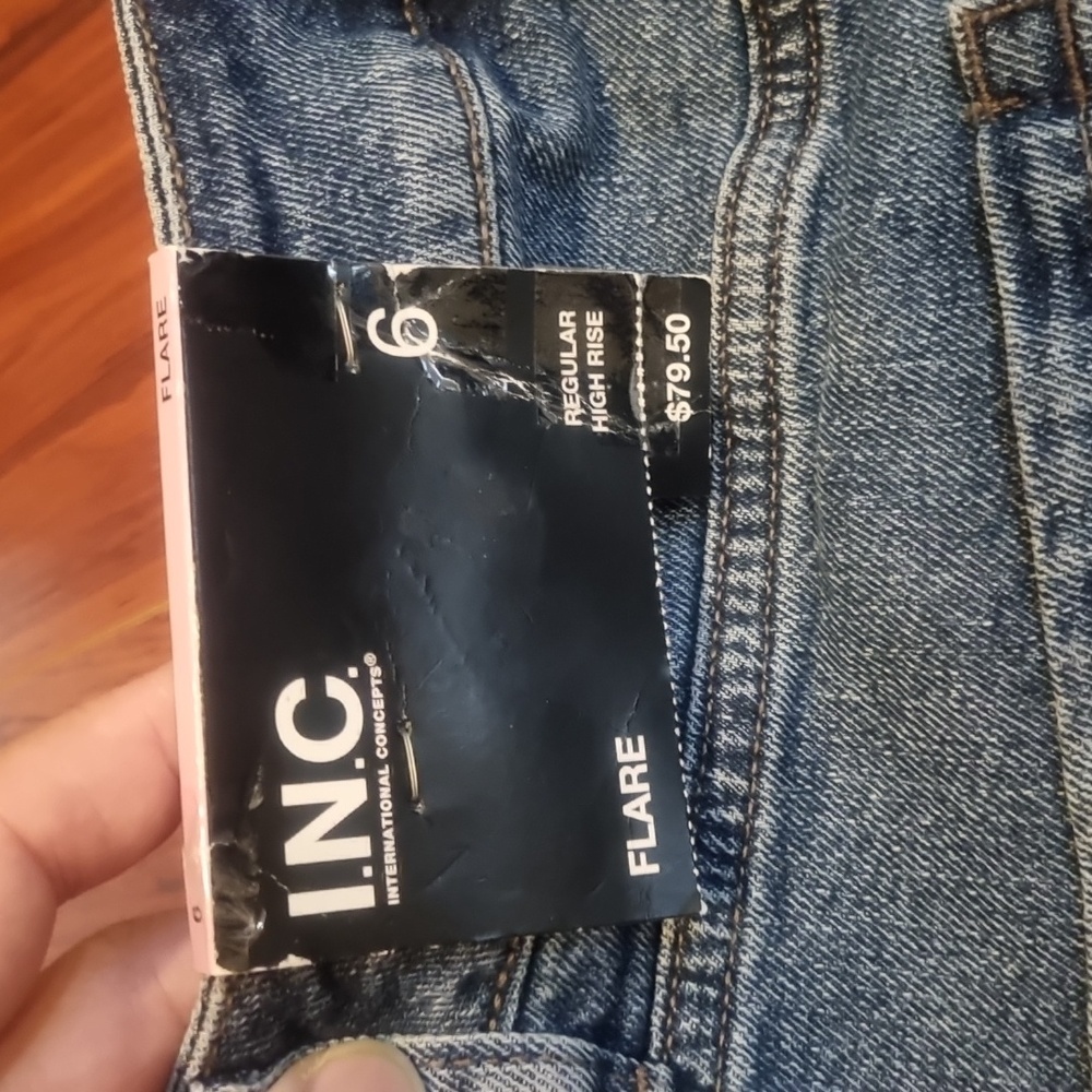 I.N.C. International Concepts Belted Flared-Leg Jeans Blue Size 6/28 - Picture 10 of 13